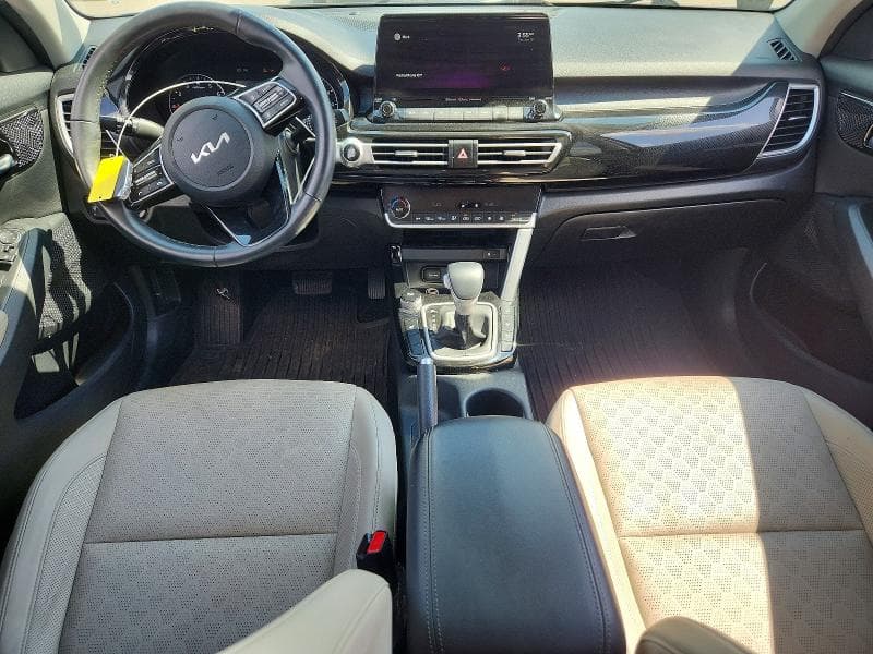 2022 KIA SELTOS EX 8