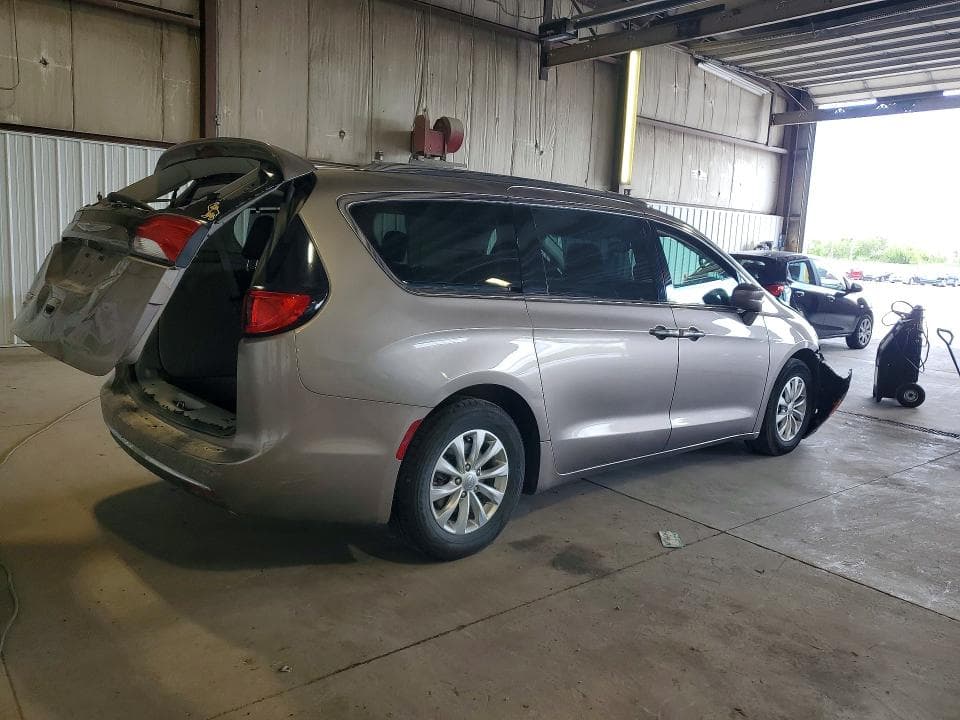 2018 CHRYSLER PACIFICA TOURING L 3