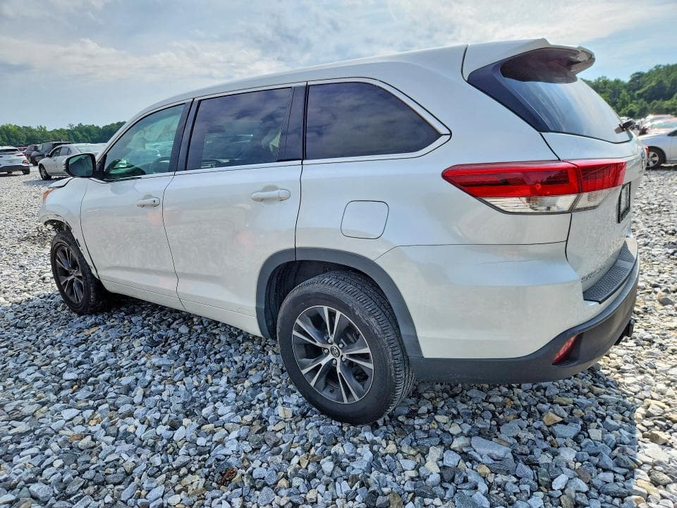 2018 TOYOTA HIGHLANDER LE 2