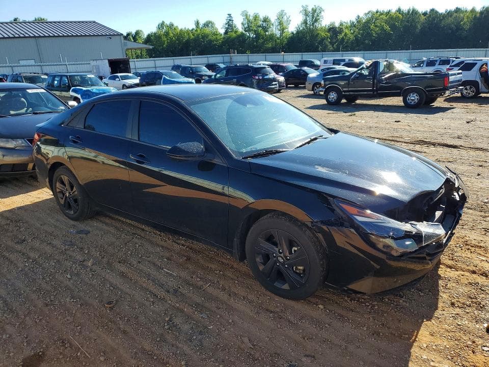 2023 HYUNDAI ELANTRA SEL 4