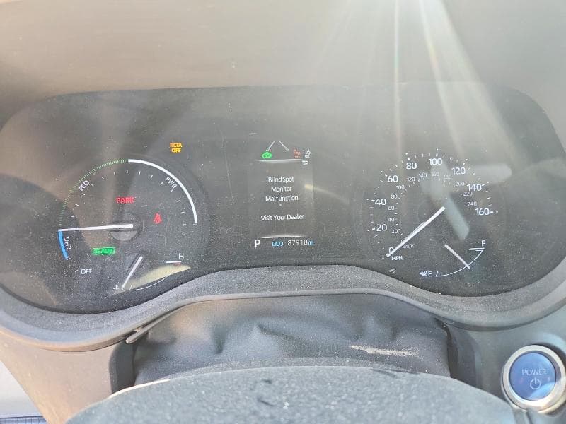 2022 TOYOTA SIENNA LE 9