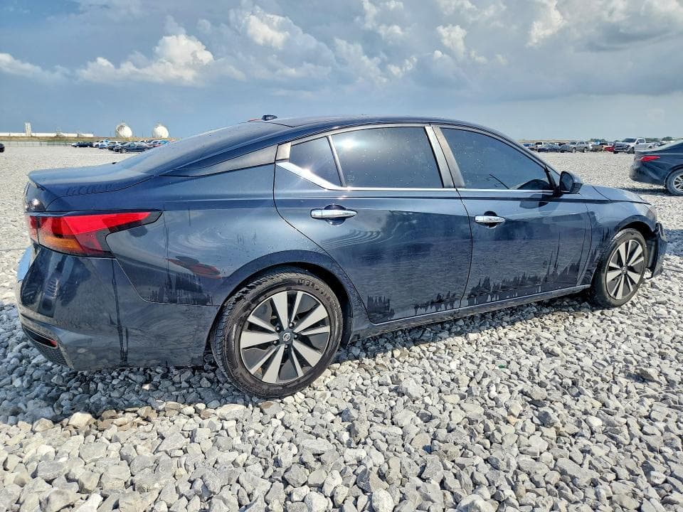 2022 NISSAN ALTIMA SV 3