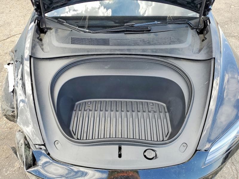 2026 TESLA MODEL 3 11