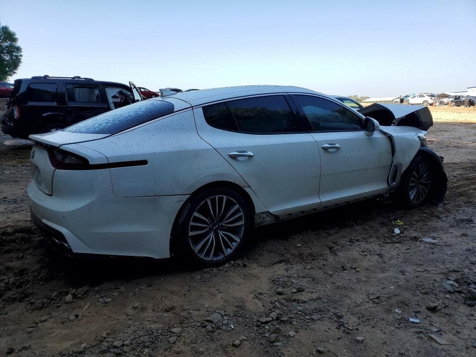 2019 KIA STINGER BASE 3