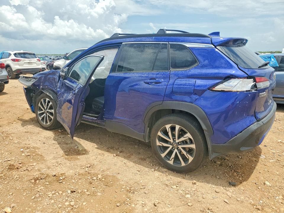 2024 TOYOTA COROLLA CROSS XLE 2