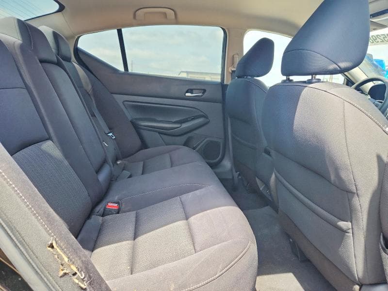 2021 NISSAN ALTIMA SV 10