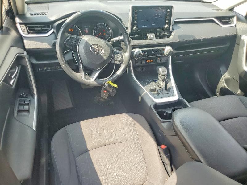 2019 TOYOTA RAV4 XLE 8