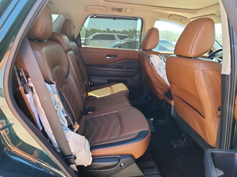 2023 NISSAN PATHFINDER PLATINUM 11