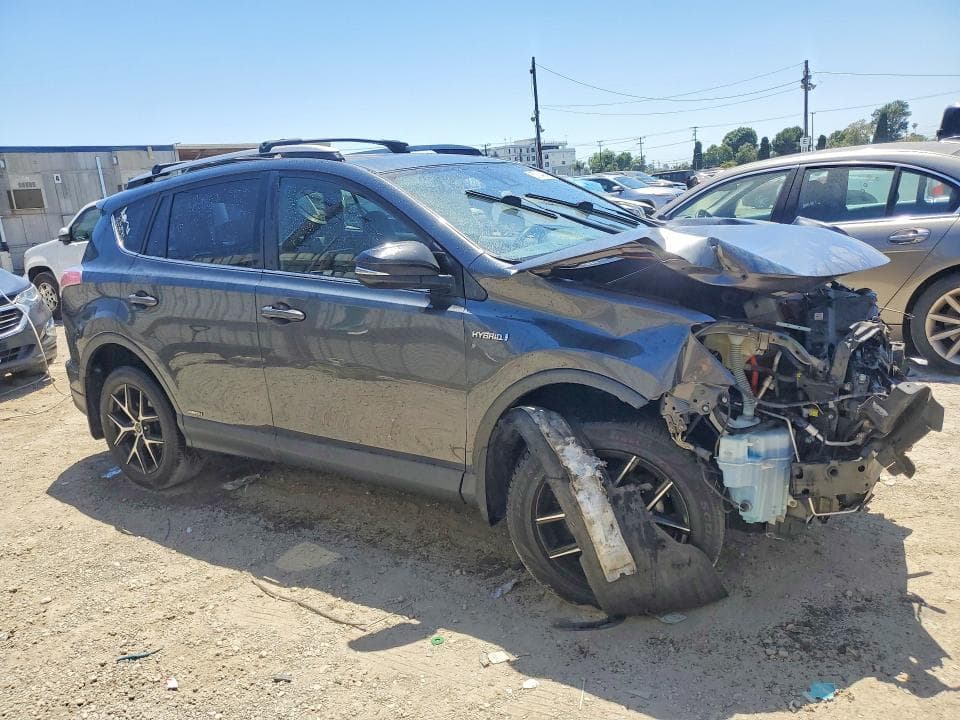 2018 TOYOTA RAV4 HV SE 4