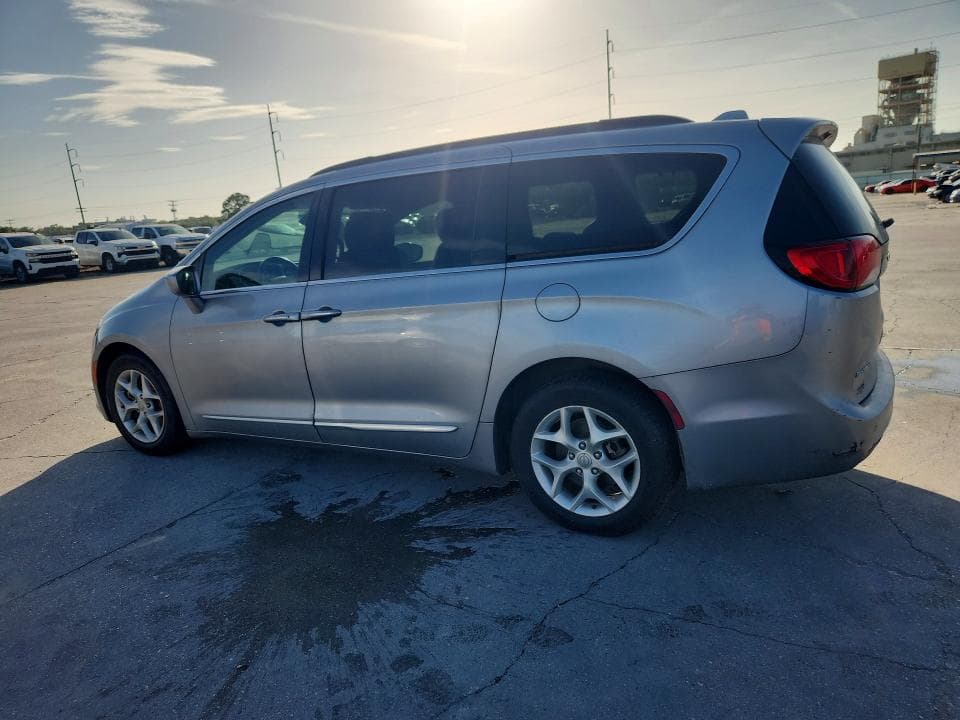 2017 CHRYSLER PACIFICA TOURING L 2