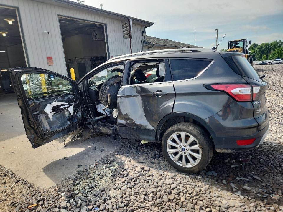 2018 FORD ESCAPE TITANIUM 2
