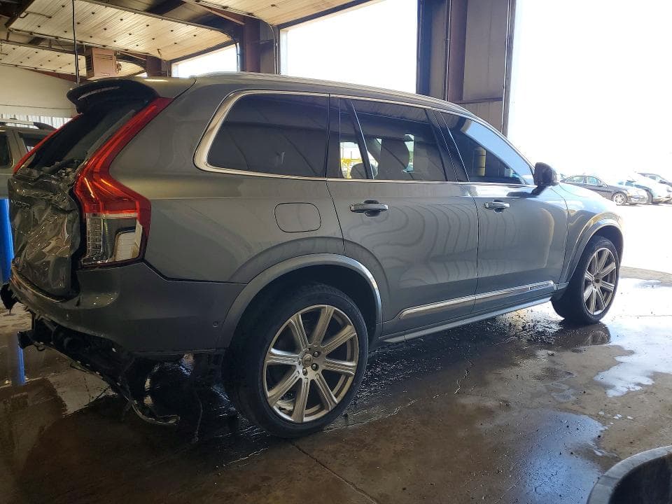 2017 VOLVO XC90 T8 3