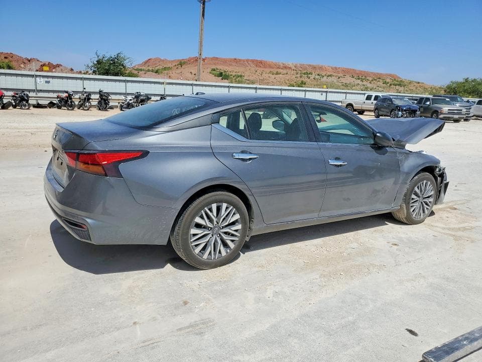 2025 NISSAN ALTIMA SV 3