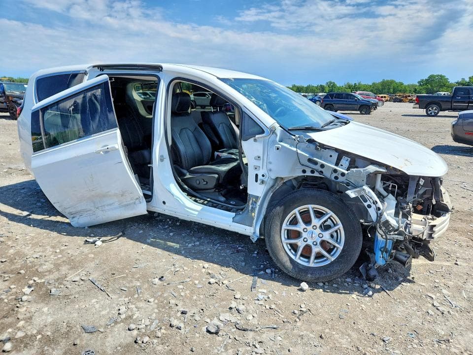 2024 CHRYSLER PACIFICA TOURING L 4