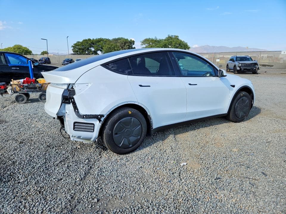 2026 TESLA MODEL Y 3