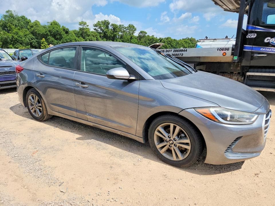 2018 HYUNDAI ELANTRA SEL 4