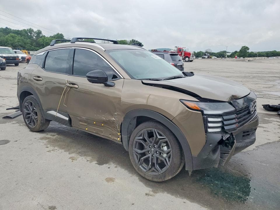 2026 NISSAN KICKS SR 4