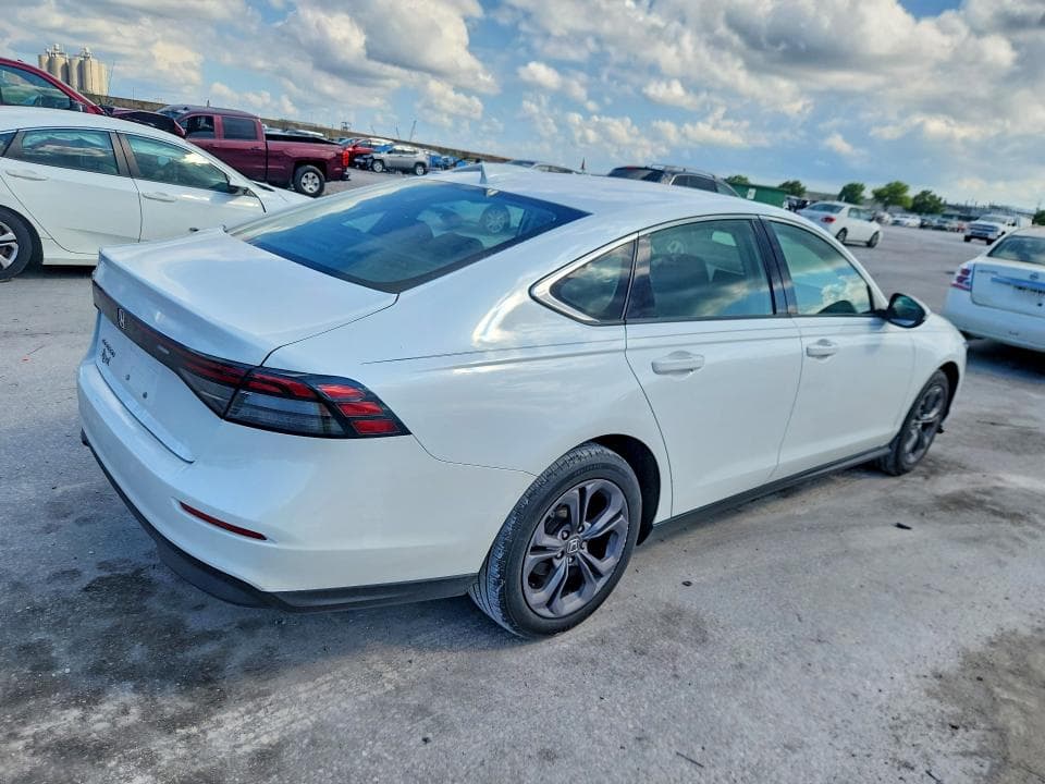 2023 HONDA ACCORD EX 3