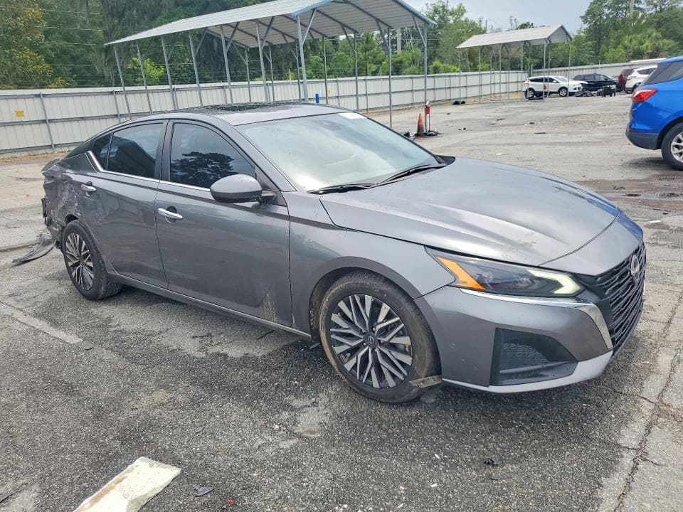 2023 NISSAN ALTIMA SV 4