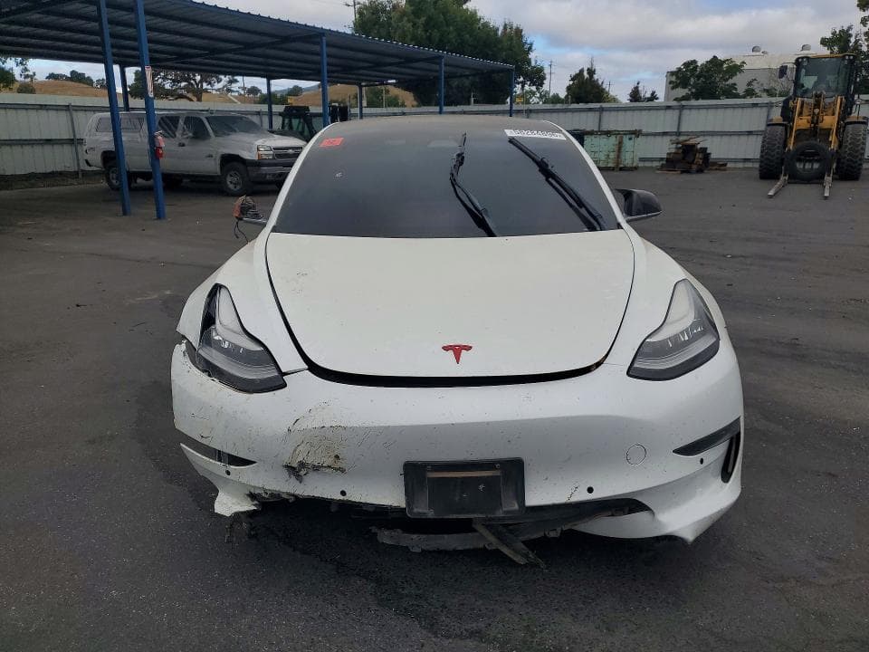 2018 TESLA MODEL 3 5