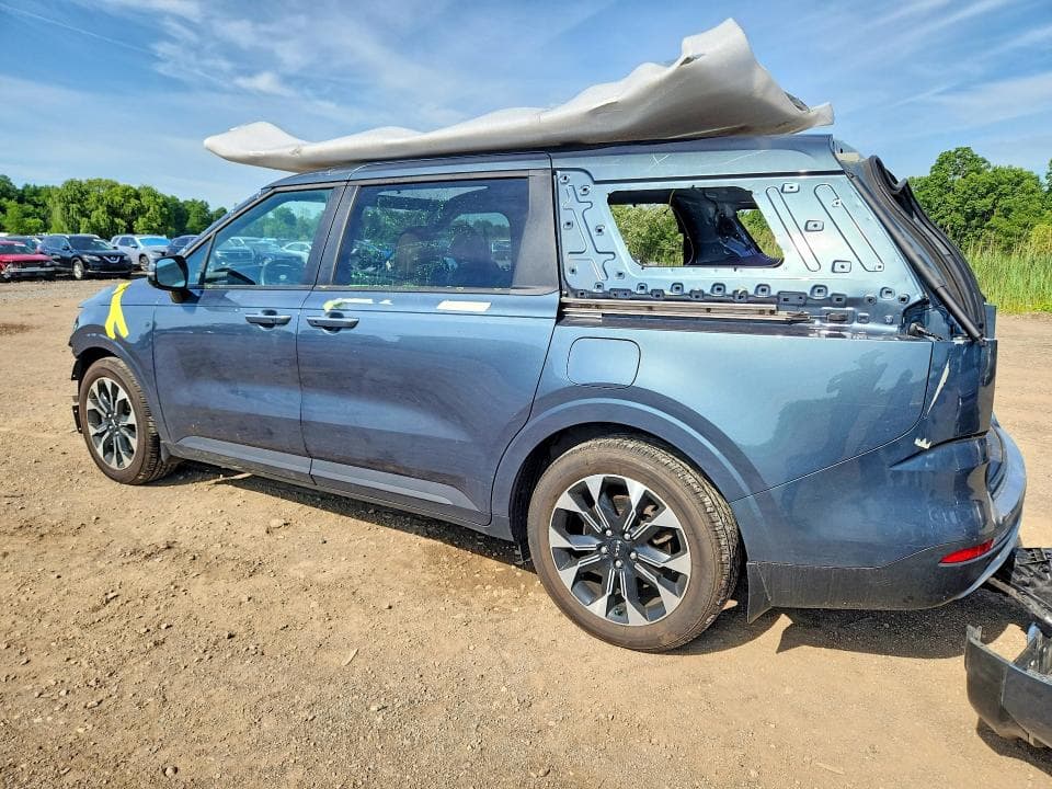 2022 KIA CARNIVAL EX 2