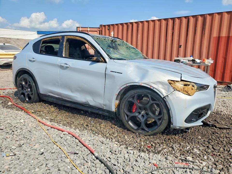 2024 ALFA ROMEO STELVIO TI 4