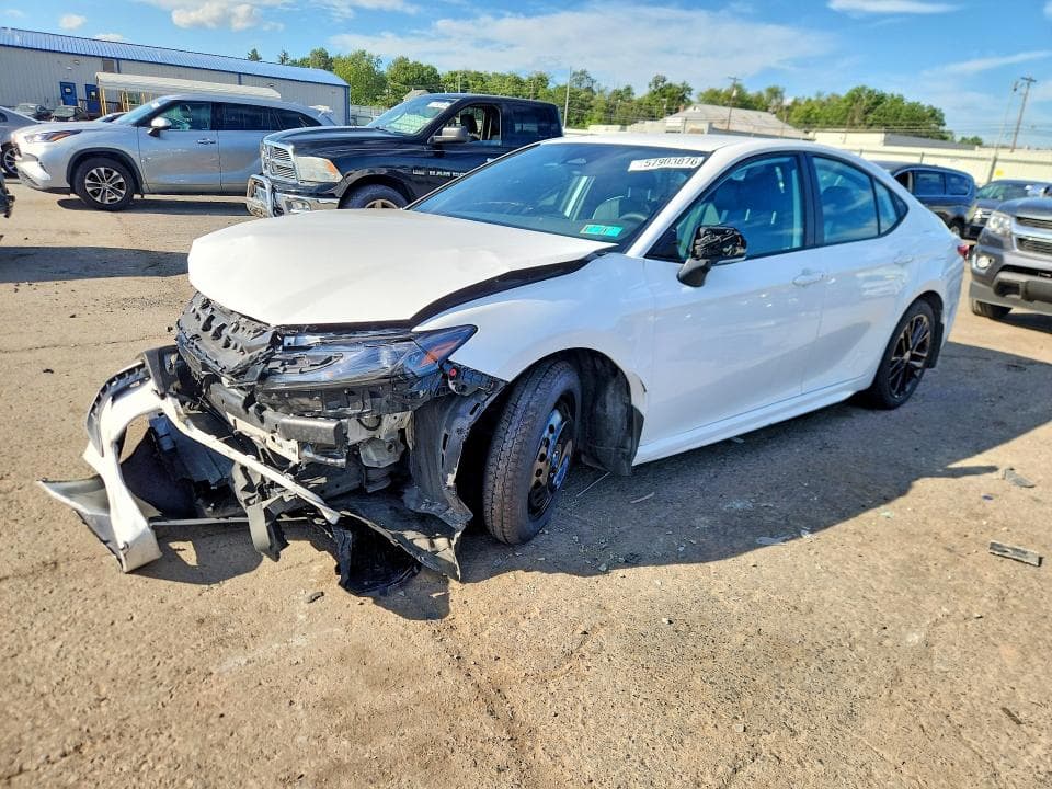 2025 TOYOTA CAMRY SE - 1
