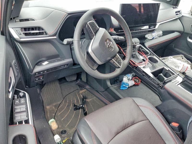2025 TOYOTA SIENNA XSE 7-PASSENGER 8
