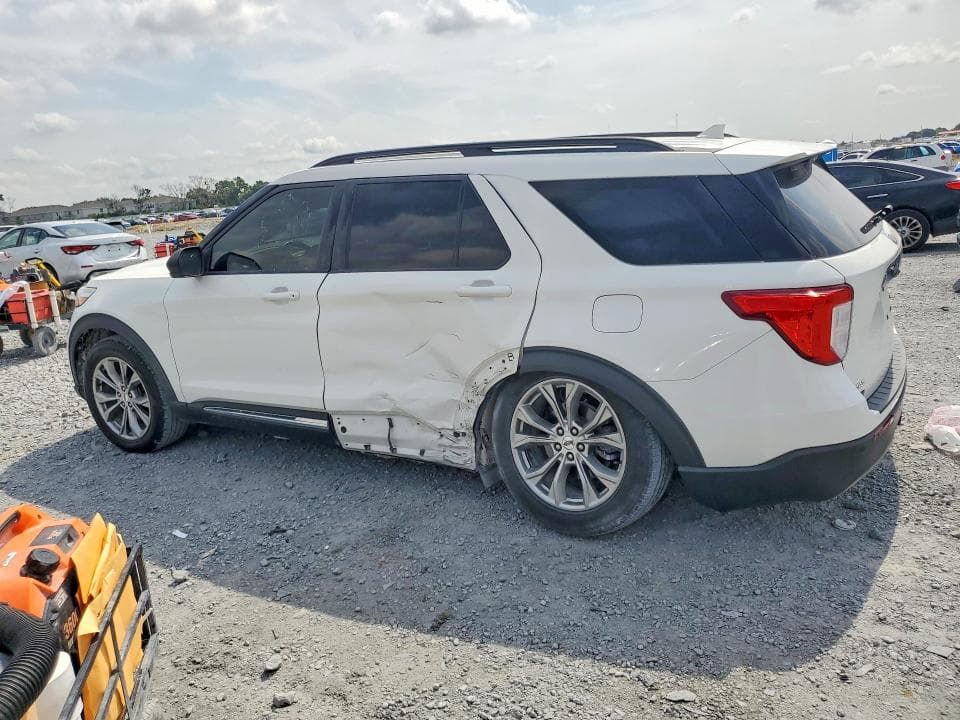 2022 FORD EXPLORER XLT 2
