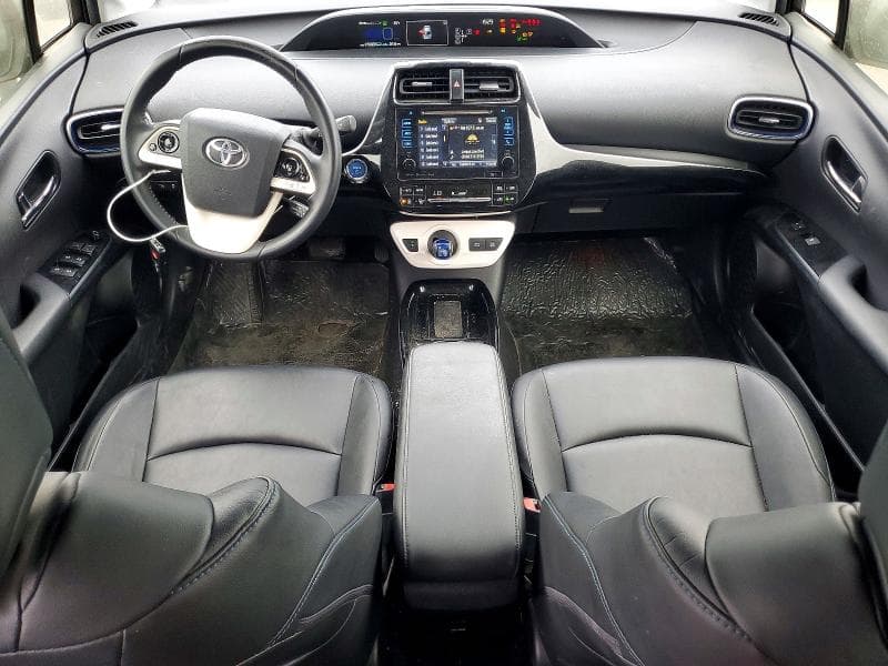 2017 TOYOTA PRIUS THREE TOURING 8