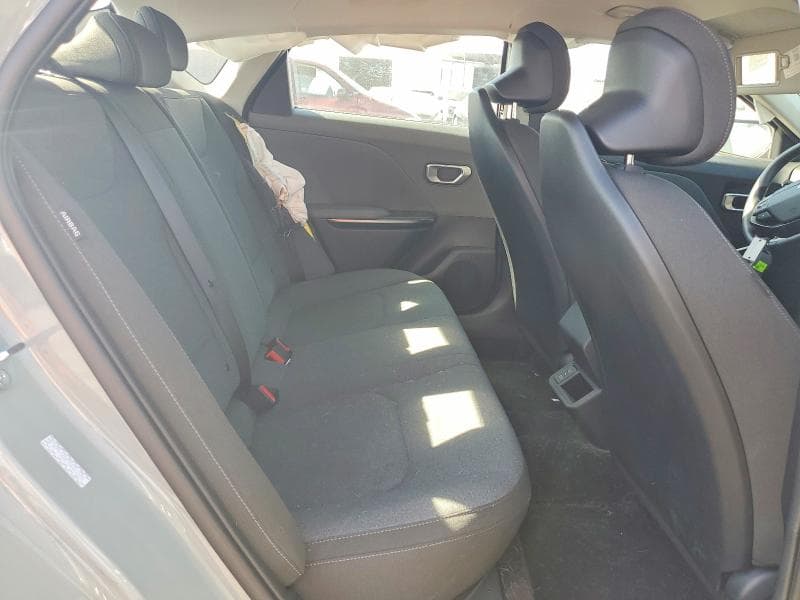 2025 KIA K4 LXS 10