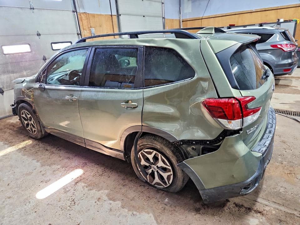 2020 SUBARU FORESTER PREMIUM 2