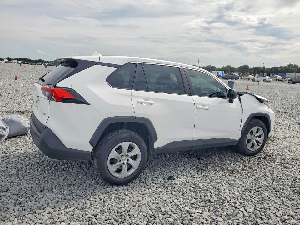 2022 TOYOTA RAV4 LE 3