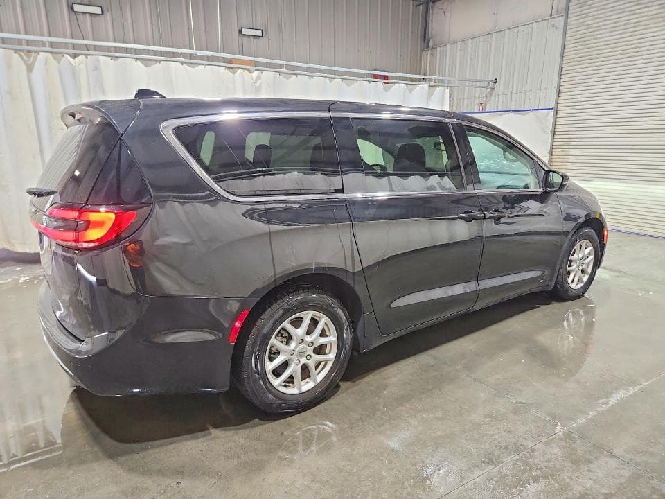 2024 CHRYSLER PACIFICA TOURING L 3