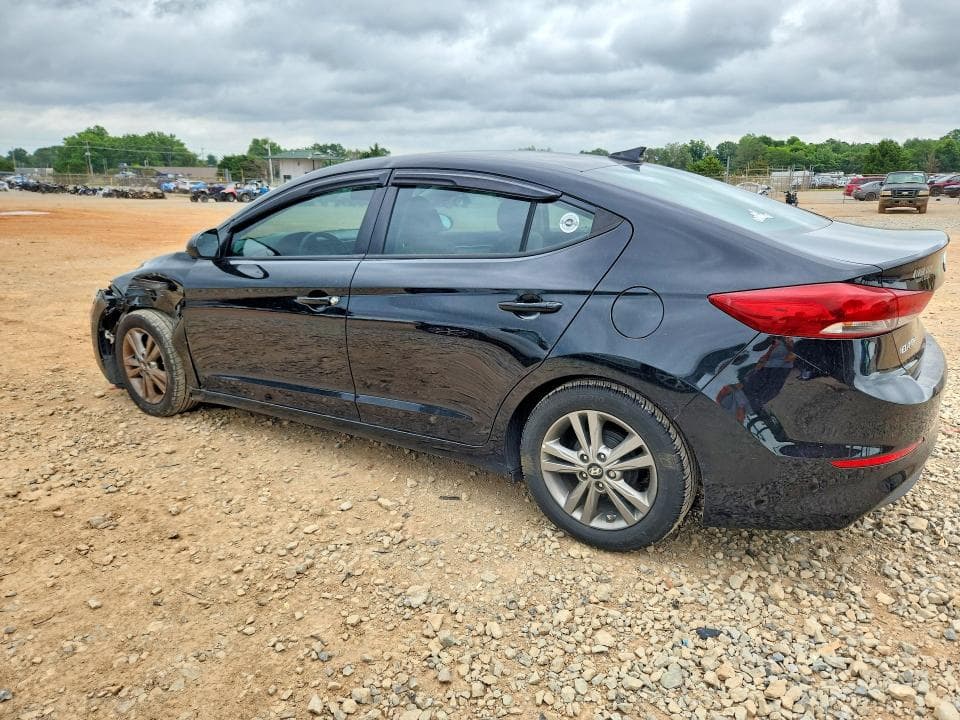 2017 HYUNDAI ELANTRA SE 2