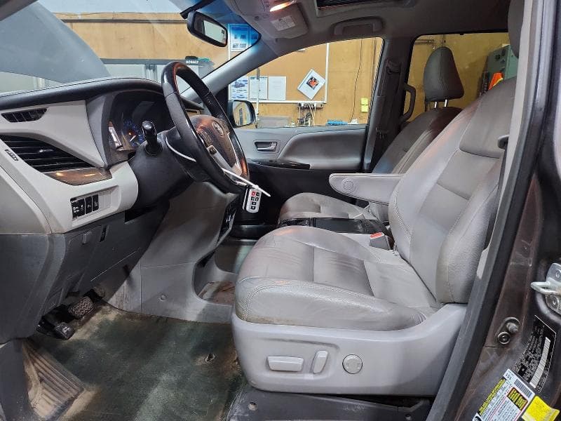 2017 TOYOTA SIENNA XLE 7-PASSENGER 7