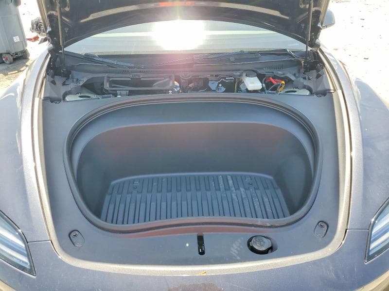 2025 TESLA MODEL 3 11