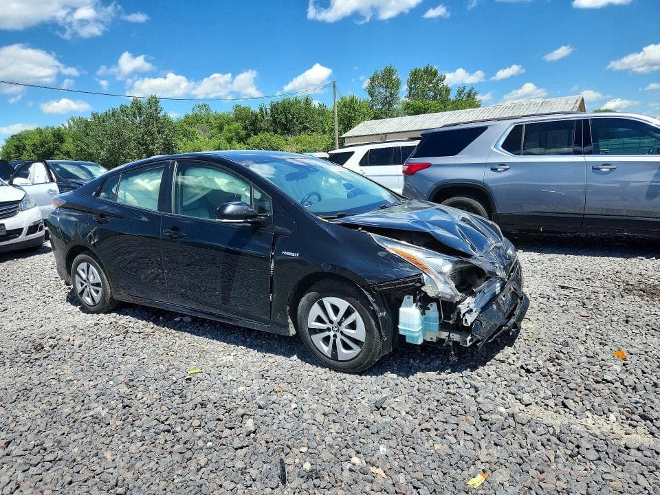 2018 TOYOTA PRIUS THREE 4