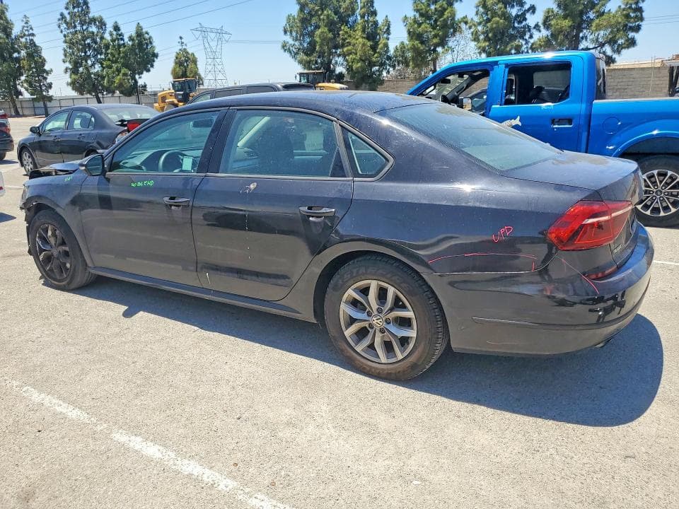 2018 VOLKSWAGEN PASSAT S S 2