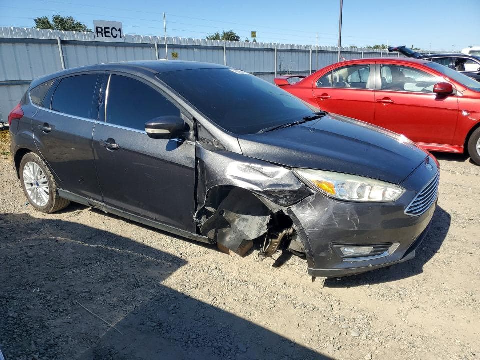2017 FORD FOCUS TITANIUM 4
