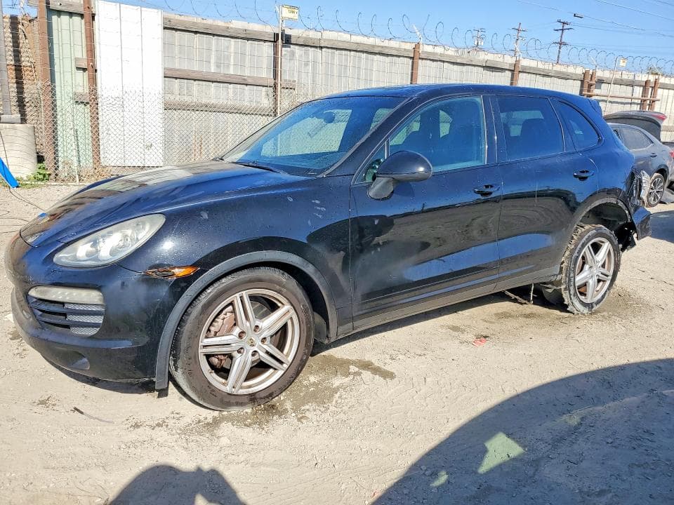 2011 PORSCHE CAYENNE - 1