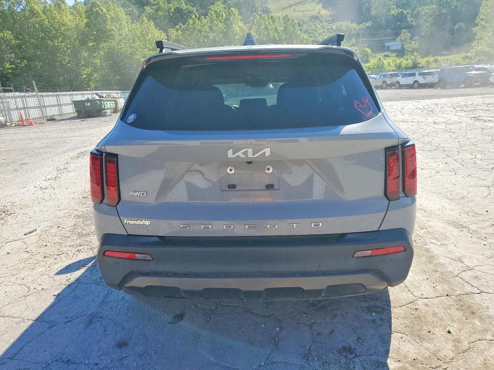 2022 KIA SORENTO S 6