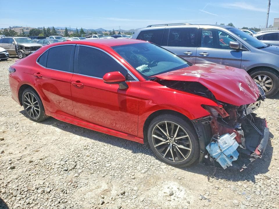 2021 TOYOTA CAMRY SE 4