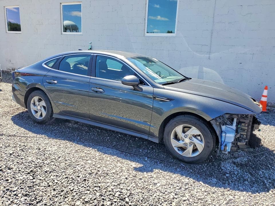 2025 HYUNDAI SONATA SE 4