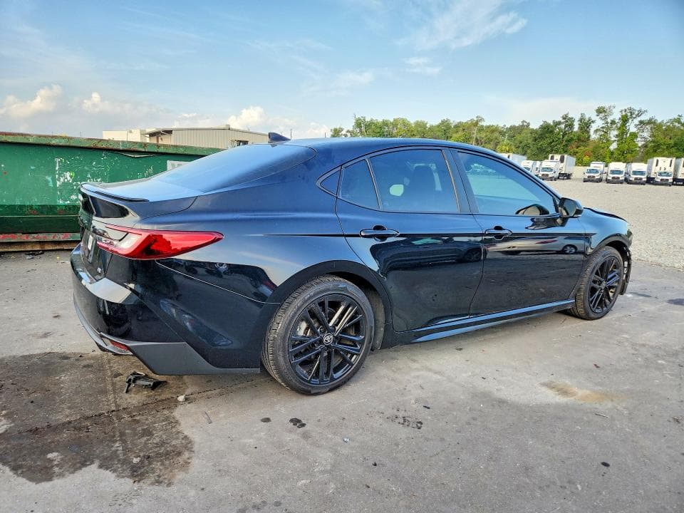 2025 TOYOTA CAMRY SE 3