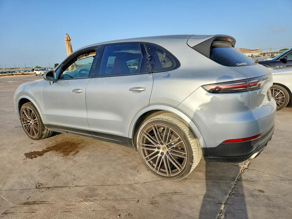 2020 PORSCHE CAYENNE 2
