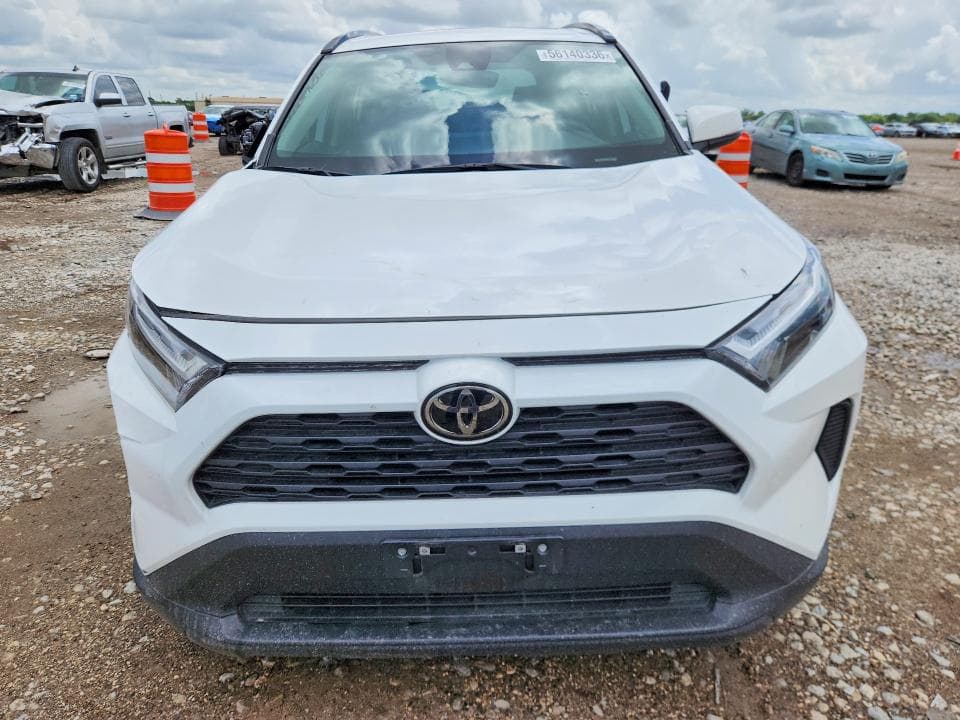 2024 TOYOTA RAV4 XLE 5