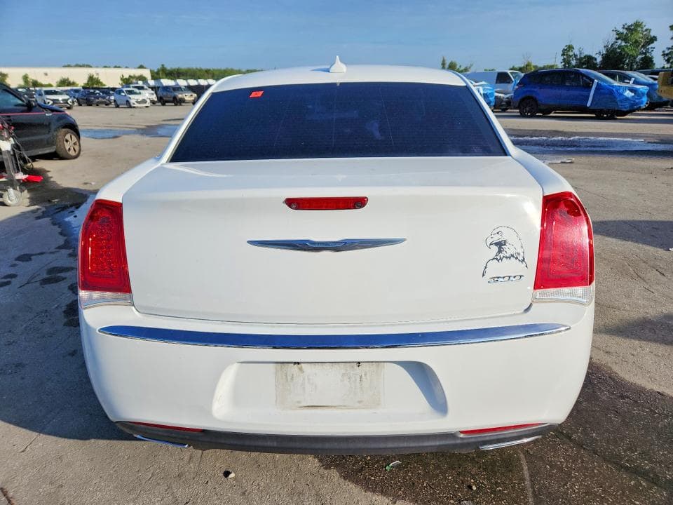 2017 CHRYSLER 300 LIMITED 6