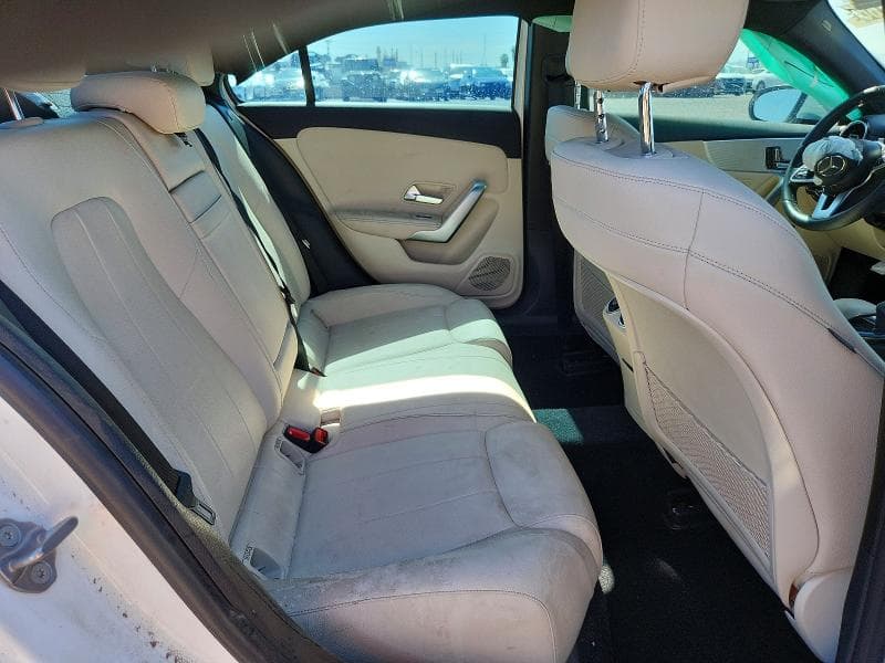 2019 MERCEDES-BENZ A 220 10