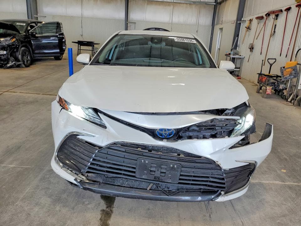 2022 TOYOTA CAMRY XLE 5